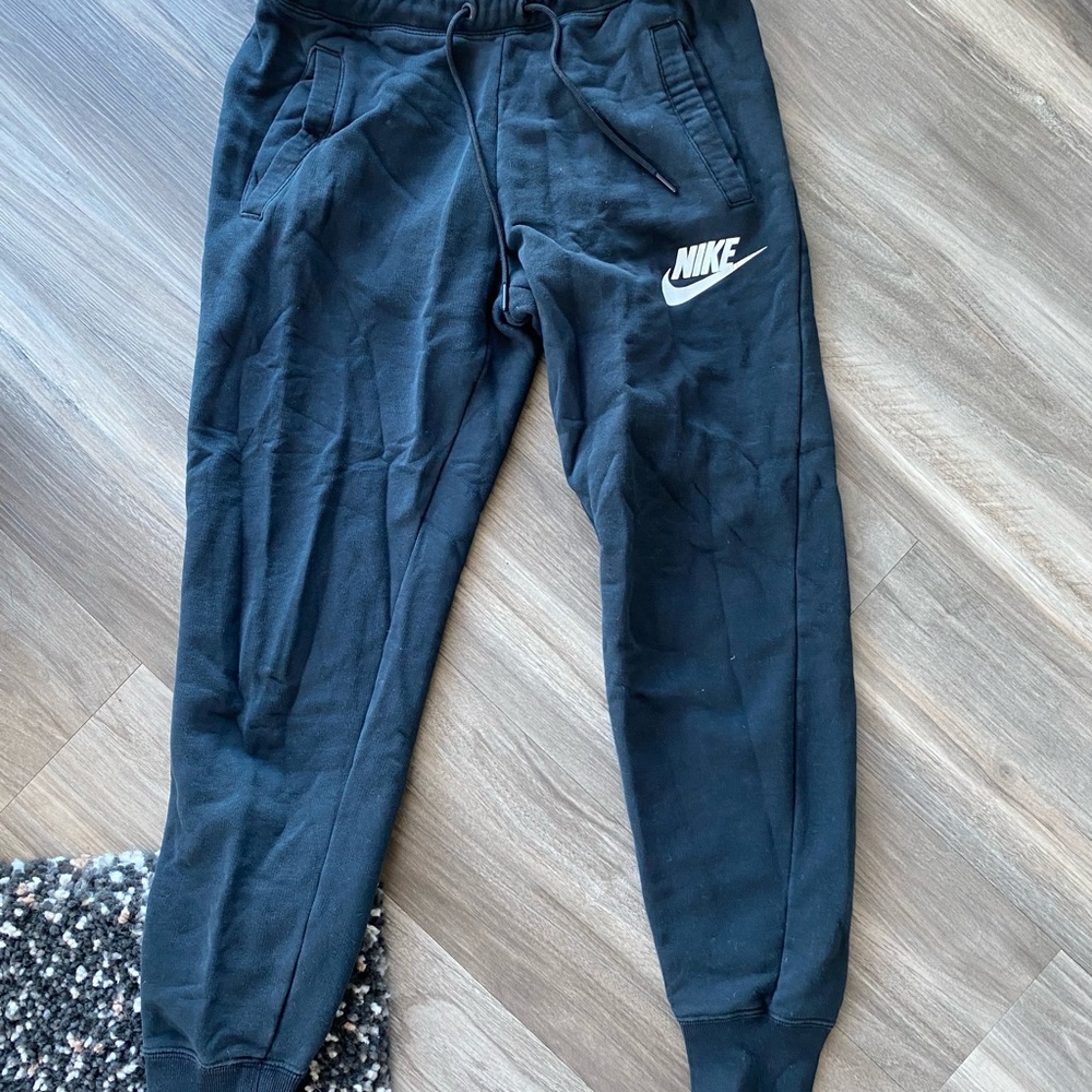 Nike cropped joggers